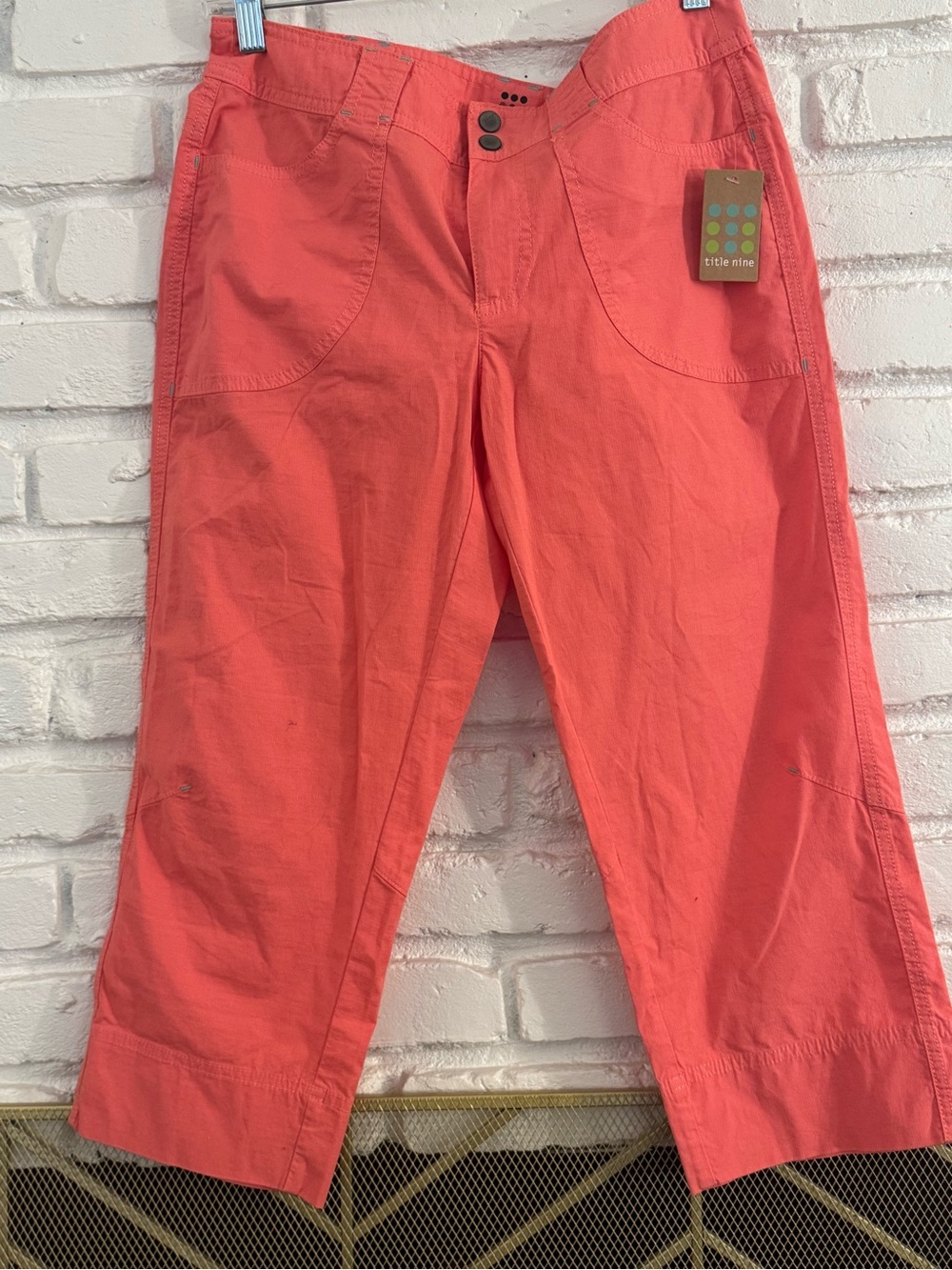 NWT Title  Nine Size 6 Brash Coral Capri Pants